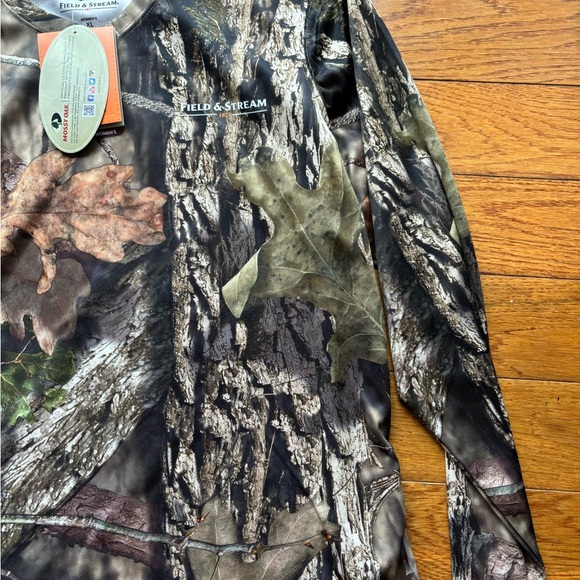 NWT Women’s Field & Stream Camo Long Sleeve Performance Shirt - Picture 7 of 7